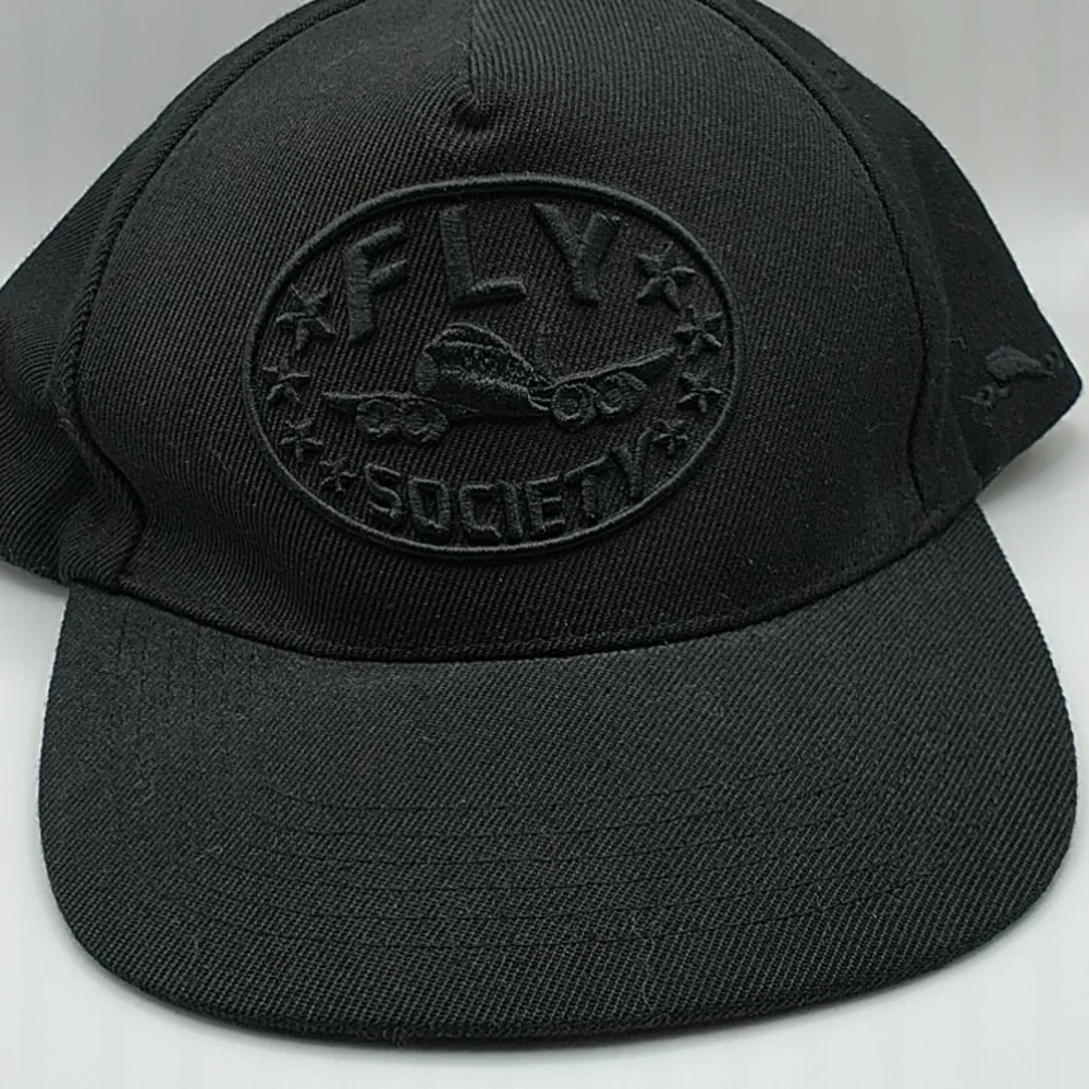 FLY SOCIETY  New Classic Black Snapback Hat/Cap
